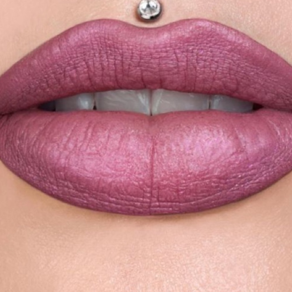 Jeffree Star Liquid lipstick - Scandal